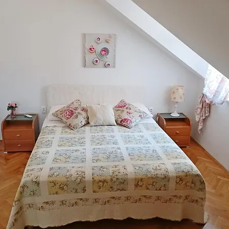 F&a Apartman *
