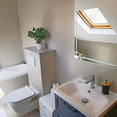 Apartment F&a