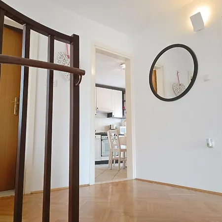 F&a Apartment *