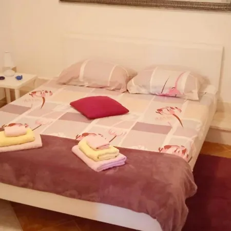 F&a Apartment *